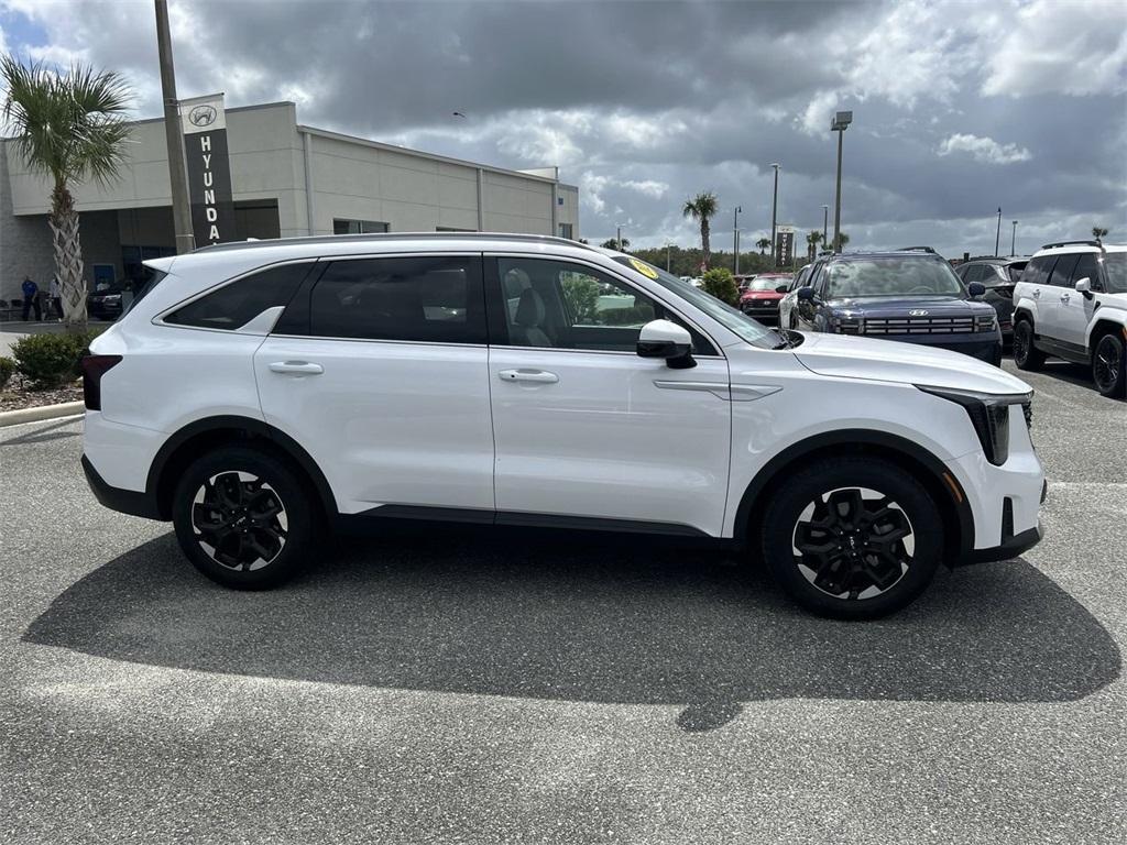 used 2025 Kia Sorento car, priced at $30,650
