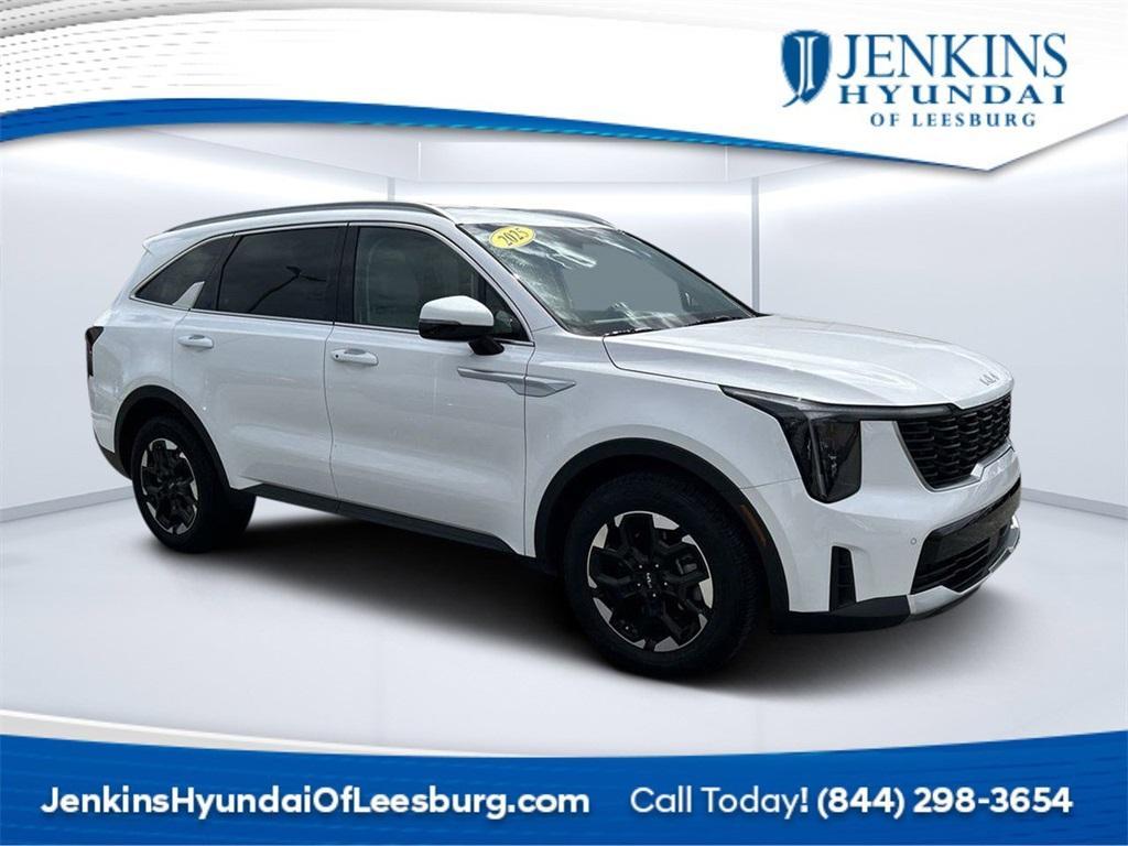 used 2025 Kia Sorento car, priced at $30,650