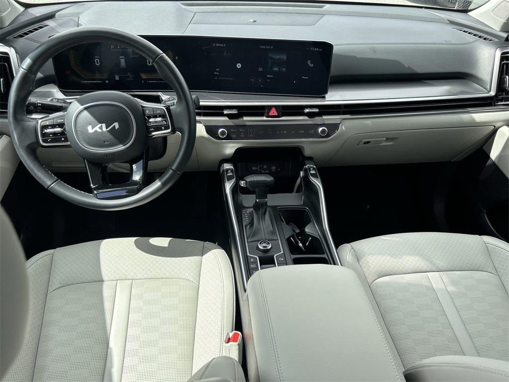 used 2025 Kia Sorento car, priced at $30,650