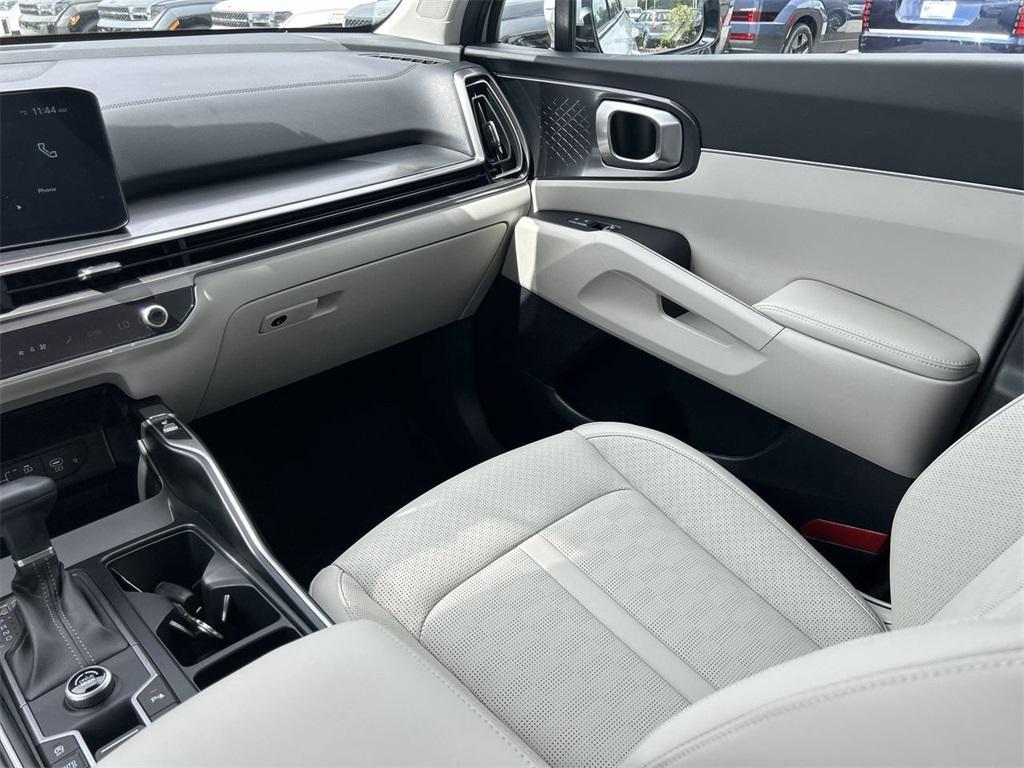 used 2025 Kia Sorento car, priced at $30,650