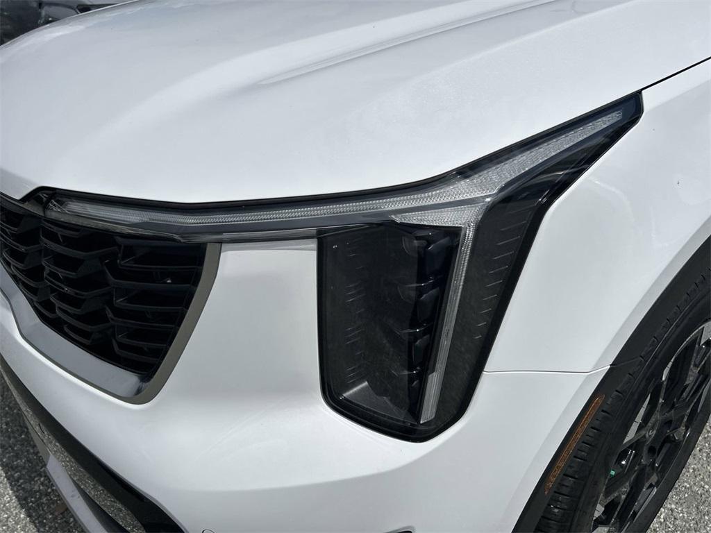 used 2025 Kia Sorento car, priced at $30,650