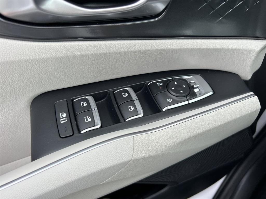 used 2025 Kia Sorento car, priced at $30,650