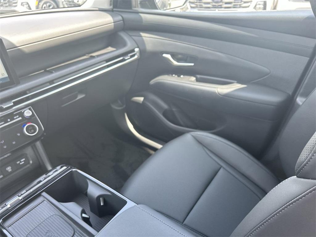 new 2025 Hyundai TUCSON Hybrid car, priced at $36,040