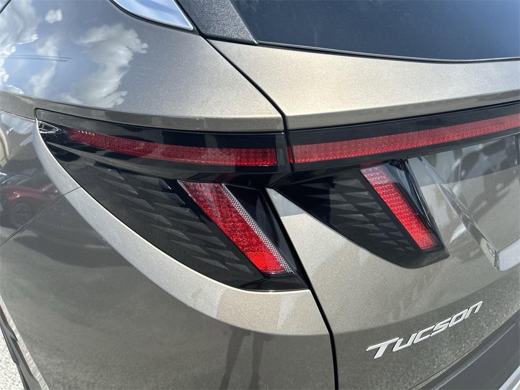 new 2025 Hyundai TUCSON Hybrid car, priced at $36,040