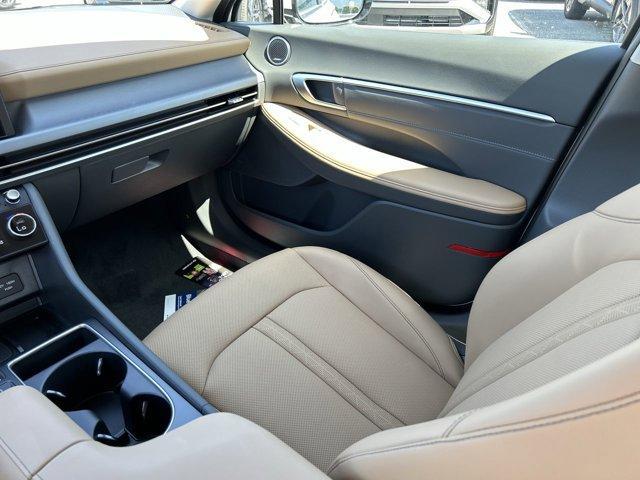 new 2025 Hyundai Sonata Hybrid car, priced at $38,327