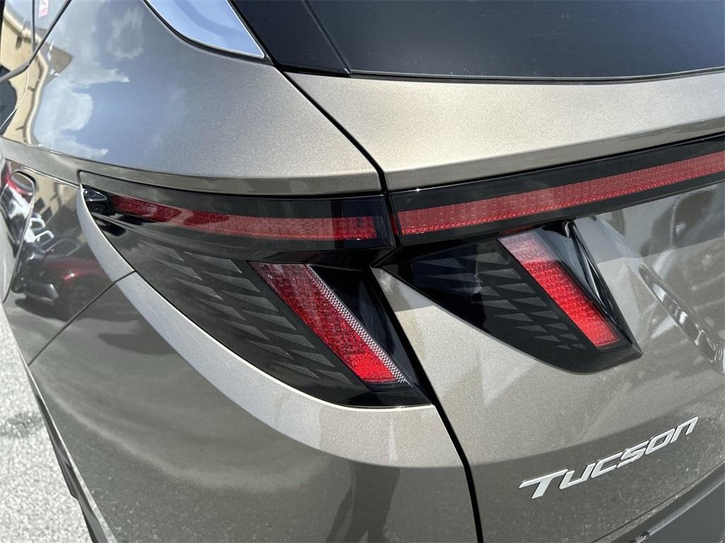 new 2025 Hyundai TUCSON Hybrid car, priced at $41,066