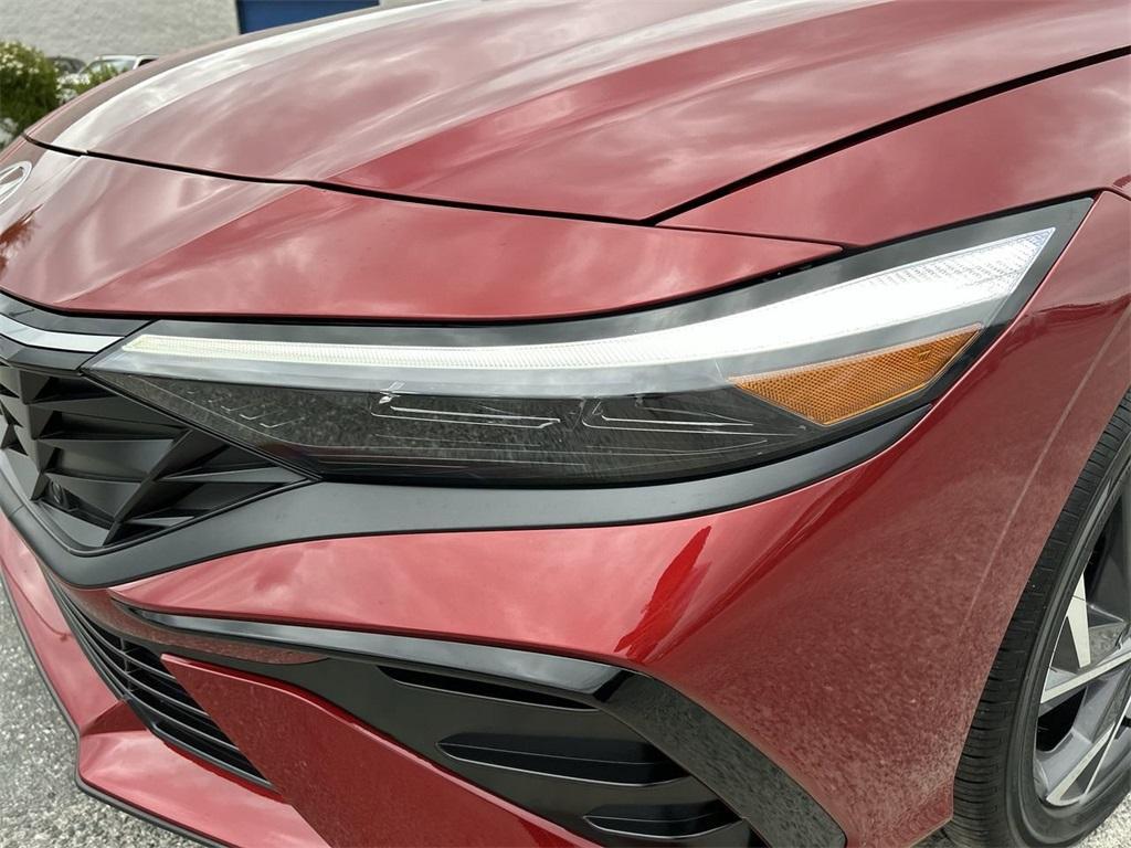 new 2025 Hyundai Elantra car, priced at $25,904
