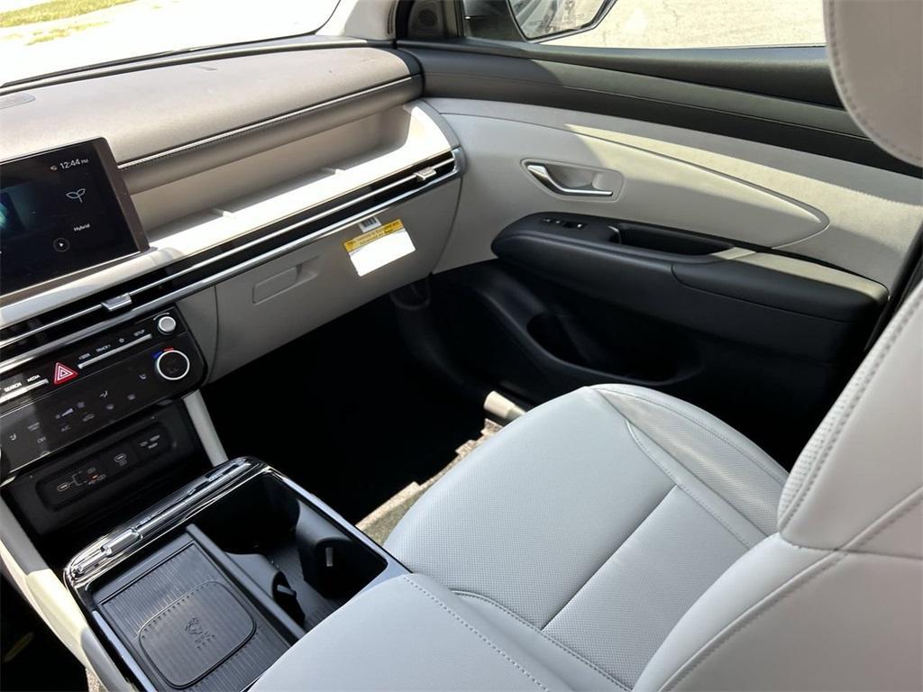 used 2025 Hyundai TUCSON Hybrid car, priced at $33,975