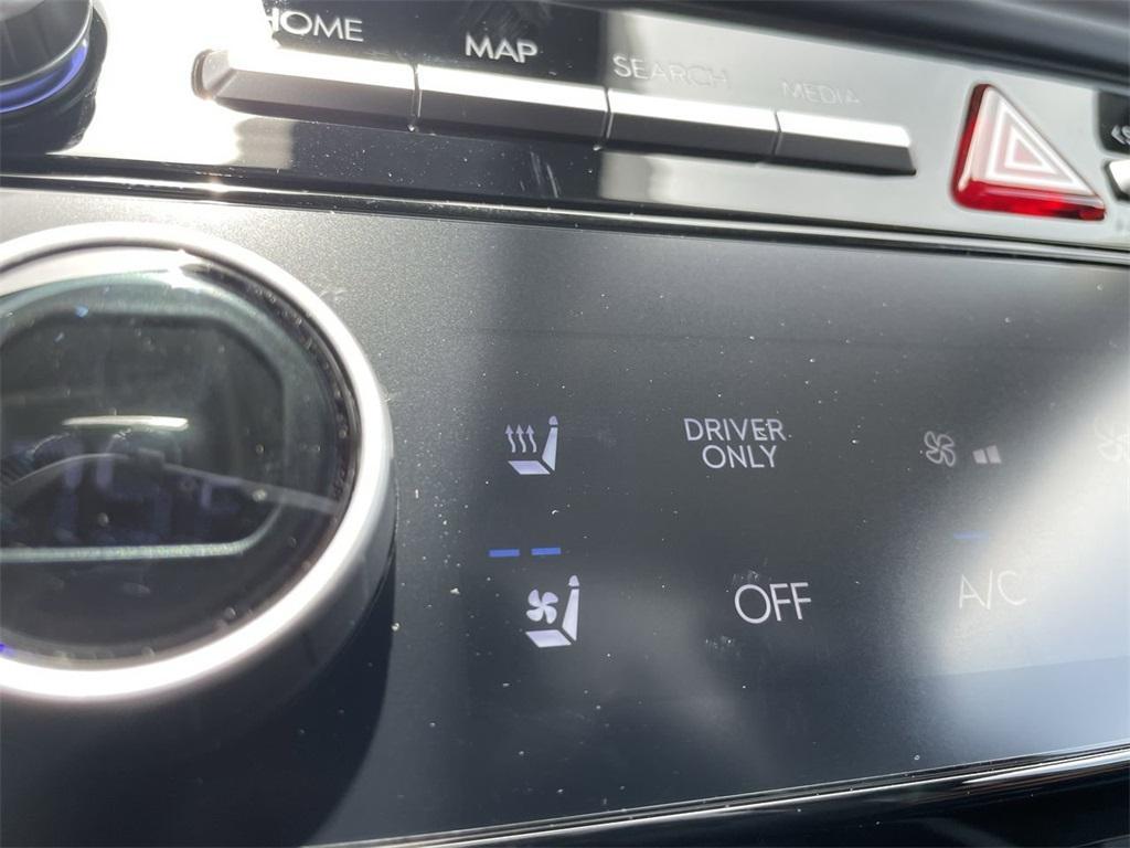 new 2025 Hyundai TUCSON Hybrid car, priced at $40,945