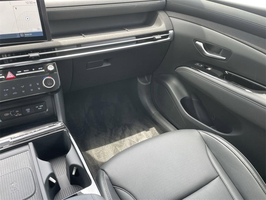 new 2025 Hyundai TUCSON Hybrid car, priced at $40,945