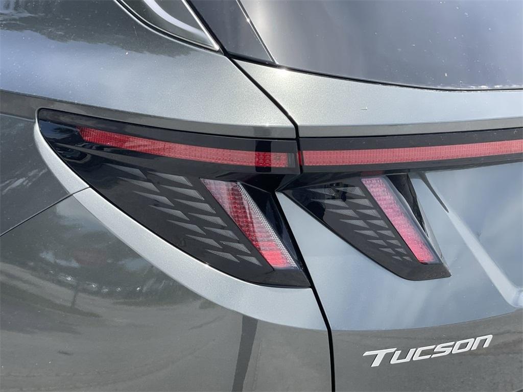 new 2025 Hyundai TUCSON Hybrid car, priced at $40,945