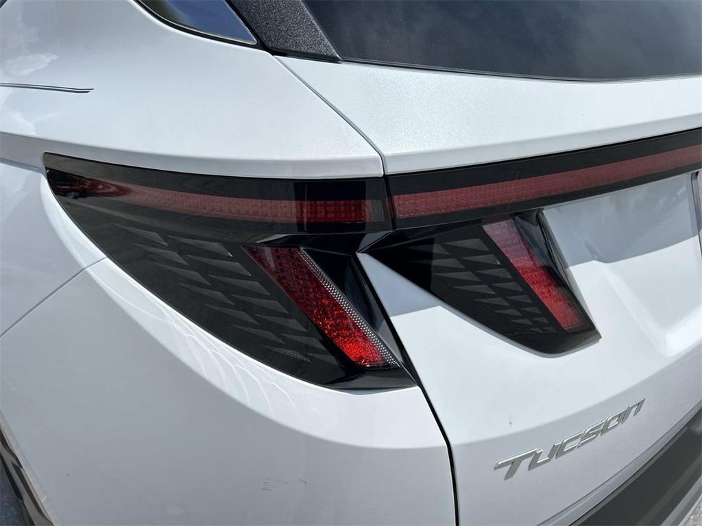new 2025 Hyundai TUCSON Hybrid car, priced at $36,526