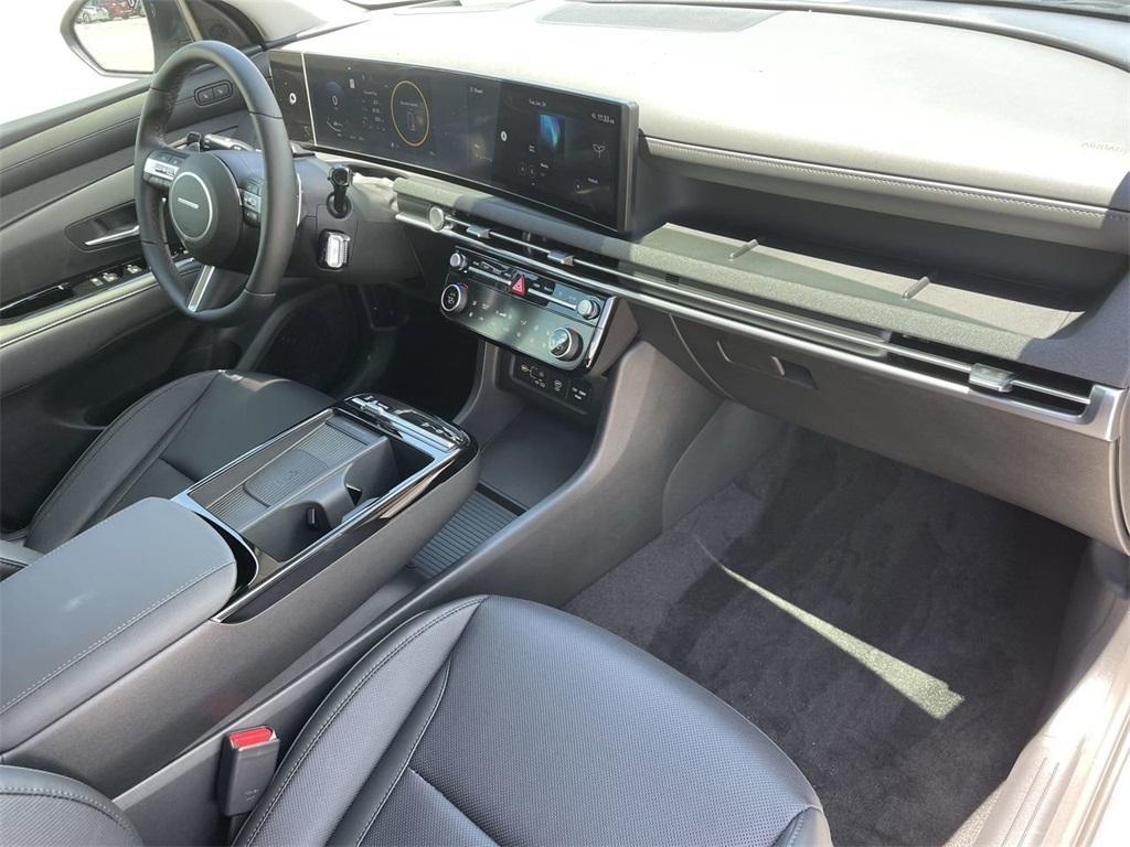 new 2025 Hyundai TUCSON Hybrid car, priced at $40,760
