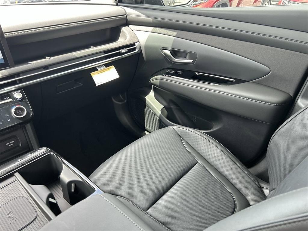 new 2025 Hyundai TUCSON Hybrid car, priced at $39,069