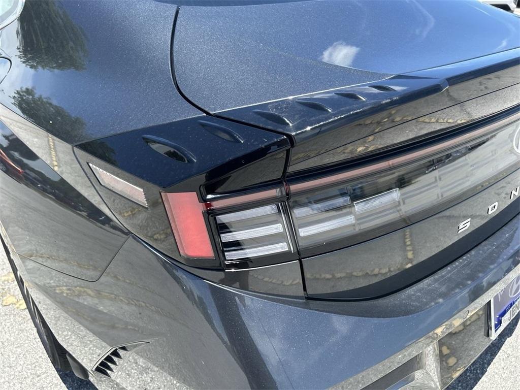 new 2025 Hyundai Sonata Hybrid car, priced at $37,032