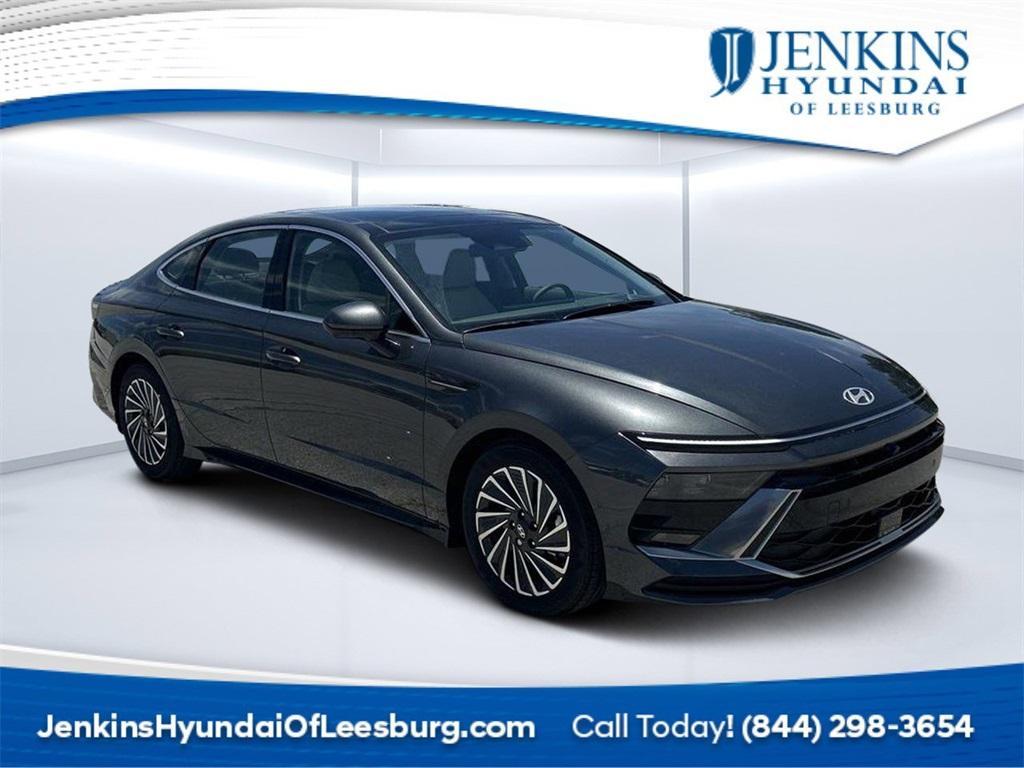 new 2025 Hyundai Sonata Hybrid car, priced at $37,032