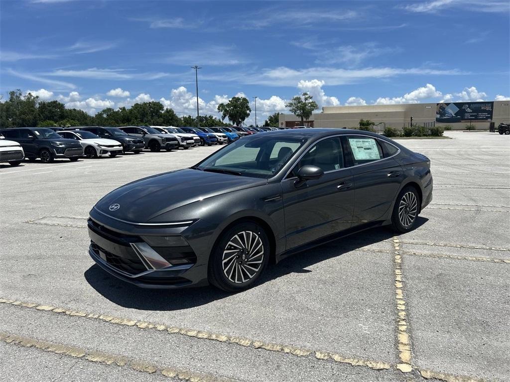 new 2025 Hyundai Sonata Hybrid car, priced at $37,032