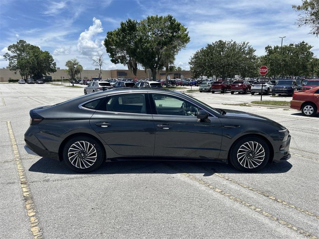 new 2025 Hyundai Sonata Hybrid car, priced at $37,032