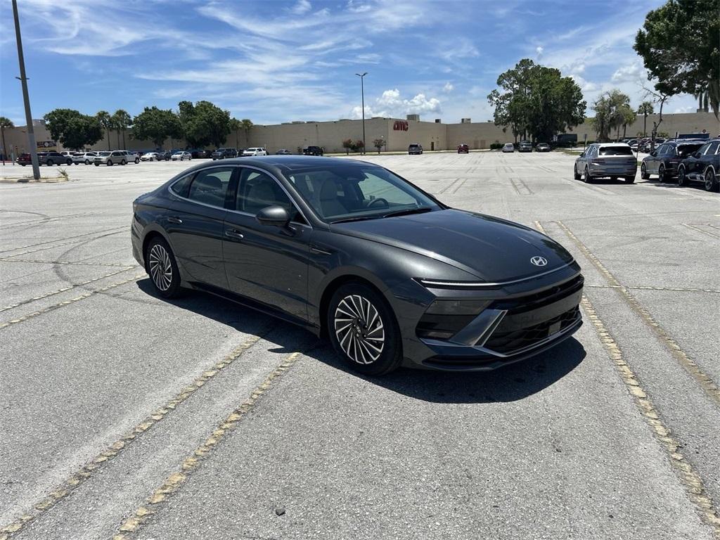 new 2025 Hyundai Sonata Hybrid car, priced at $37,032