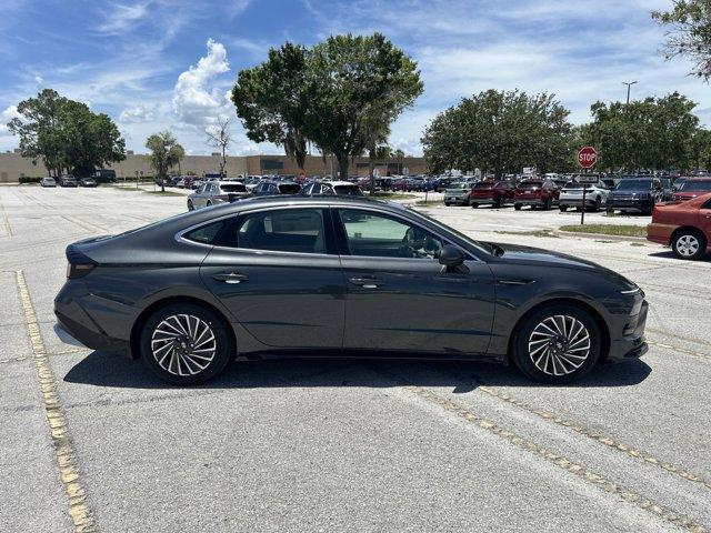 new 2025 Hyundai Sonata Hybrid car, priced at $37,032