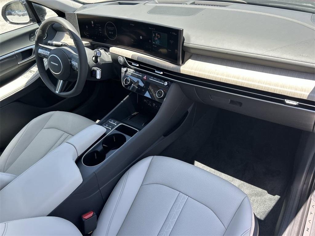 new 2025 Hyundai Sonata Hybrid car, priced at $37,032