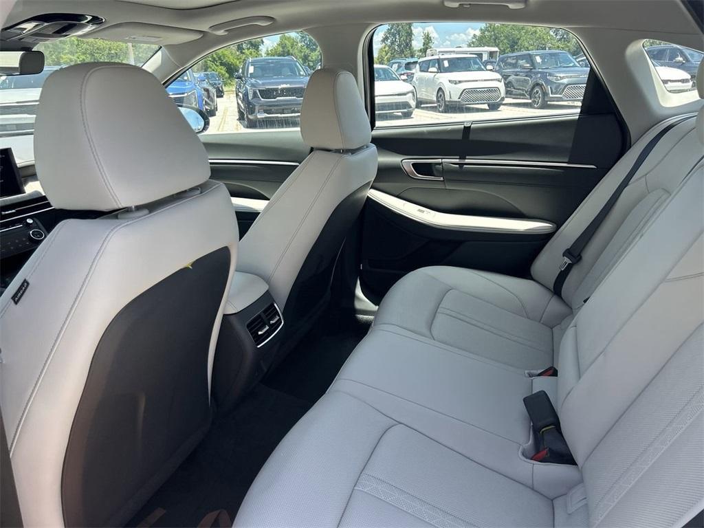 new 2025 Hyundai Sonata Hybrid car, priced at $37,032