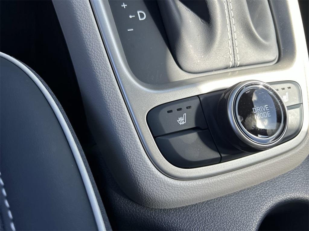 new 2025 Hyundai Venue car, priced at $23,140