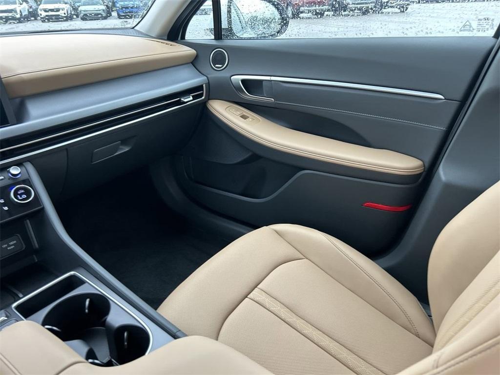 new 2025 Hyundai Sonata Hybrid car, priced at $37,533