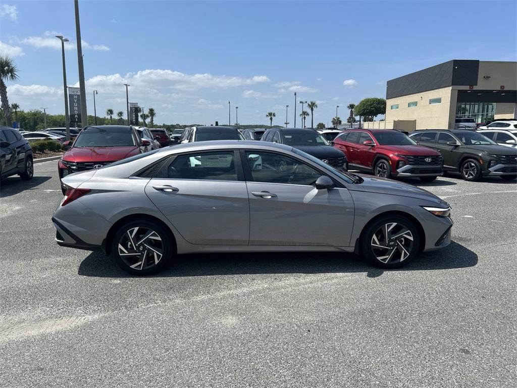 new 2025 Hyundai ELANTRA HEV car, priced at $29,625