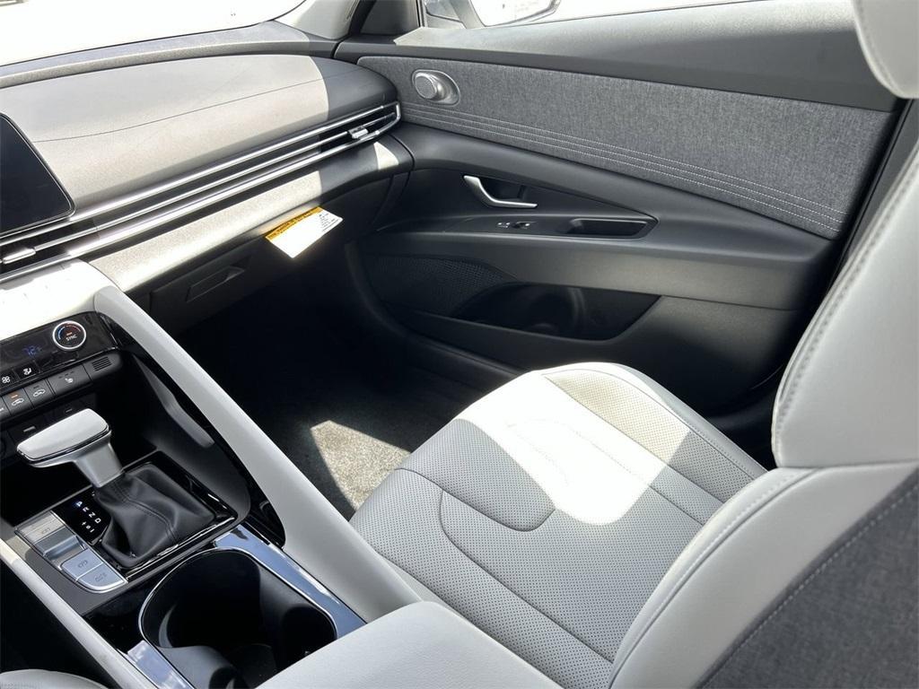 new 2025 Hyundai Elantra car, priced at $26,981