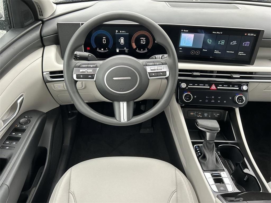 new 2025 Hyundai Tucson car, priced at $30,199