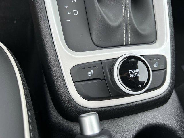 new 2025 Hyundai Venue car, priced at $24,316