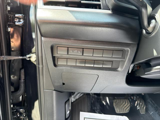 used 2024 Mitsubishi Outlander car, priced at $27,452