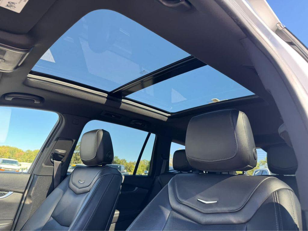 used 2021 Cadillac XT6 car