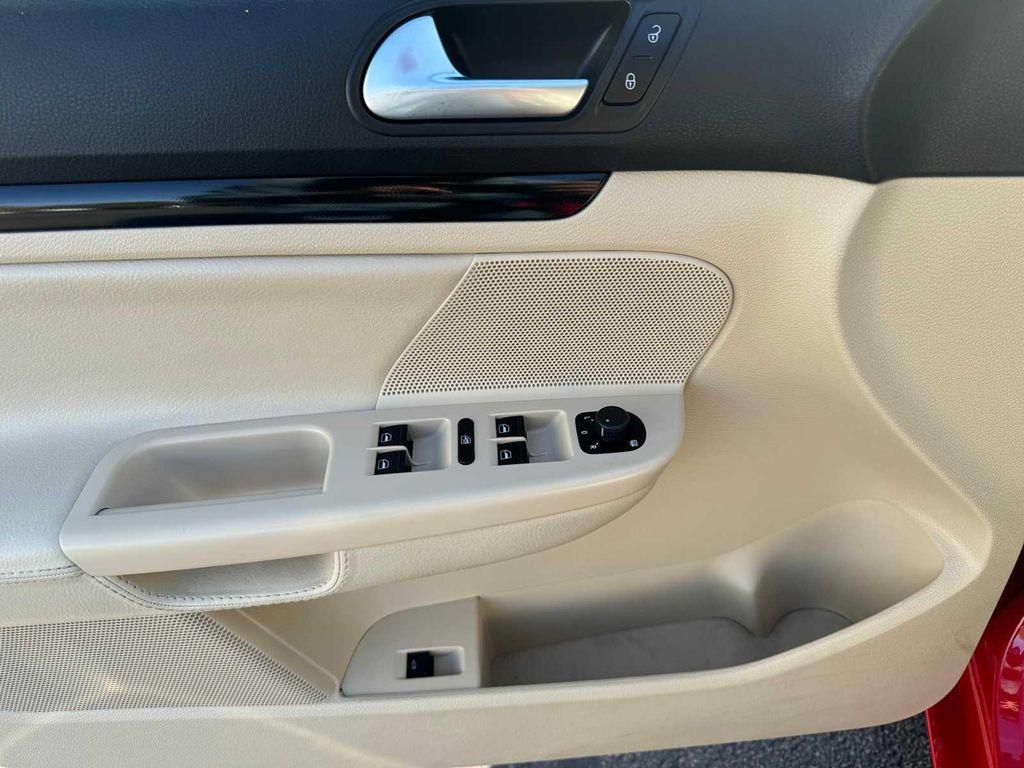 used 2013 Volkswagen Jetta SportWagen car, priced at $9,952