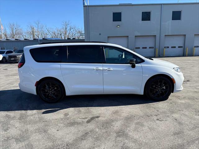 used 2024 Chrysler Pacifica car, priced at $44,752