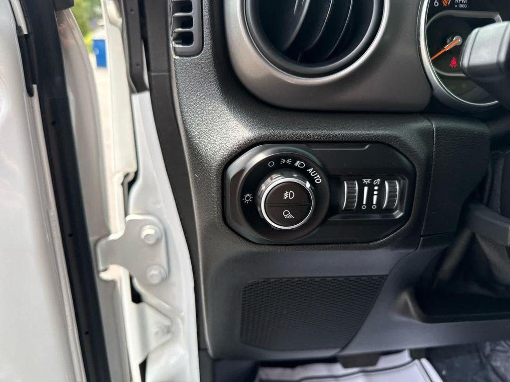 used 2021 Jeep Gladiator car, priced at $33,452