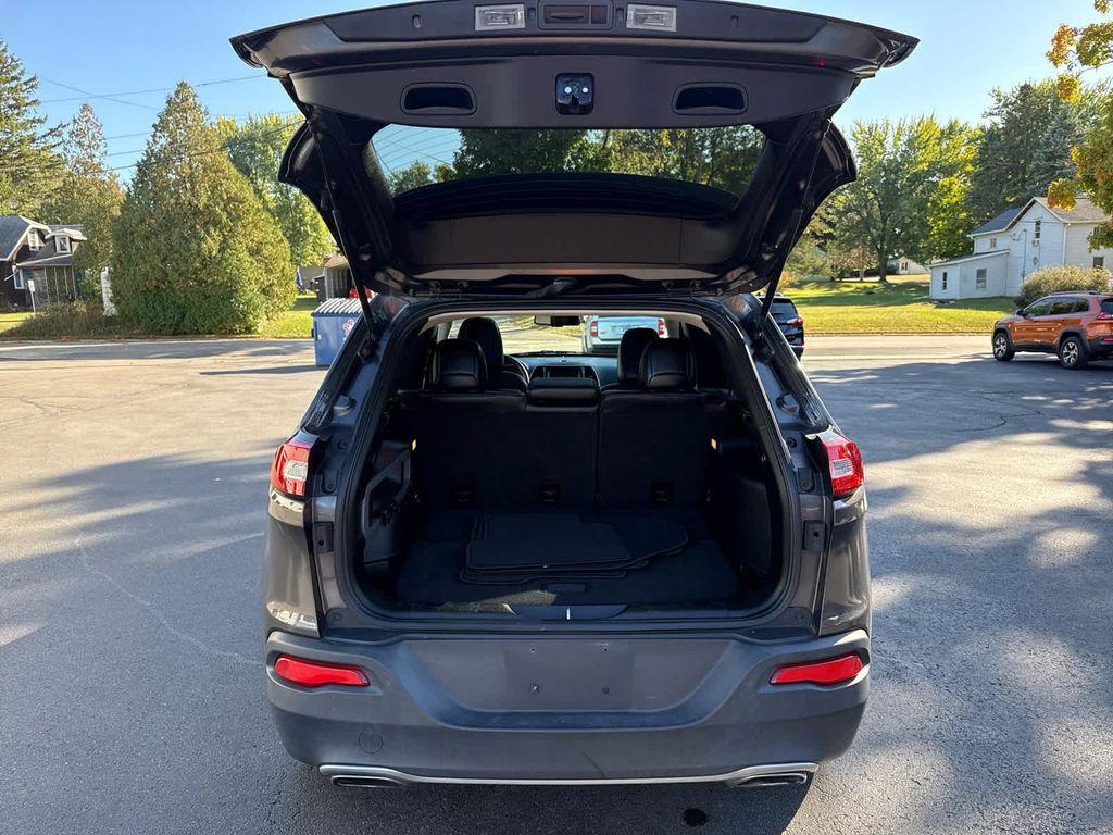 used 2016 Jeep Cherokee car, priced at $10,952