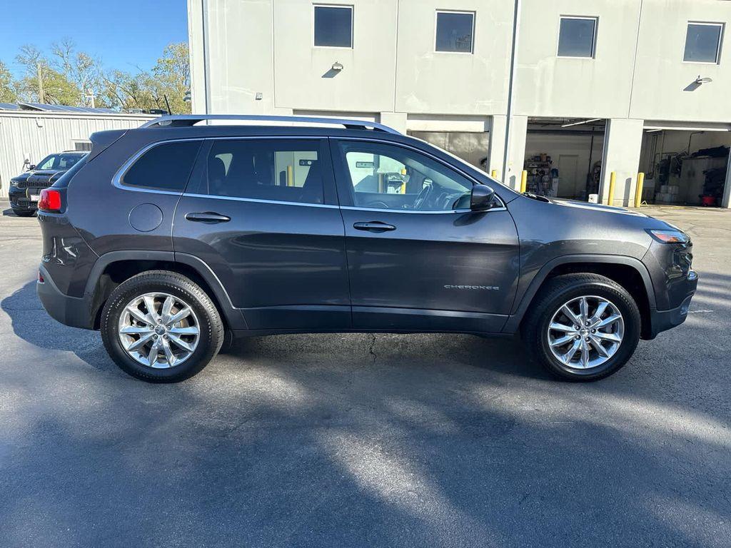 used 2016 Jeep Cherokee car, priced at $10,952