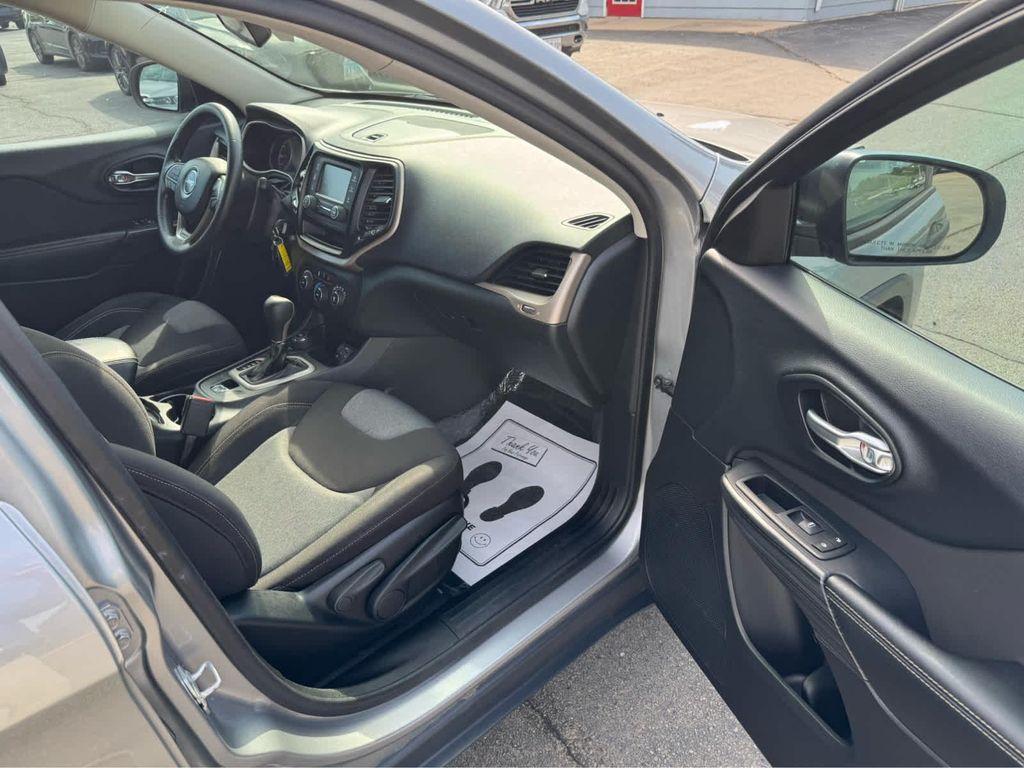 used 2015 Jeep Cherokee car, priced at $9,952