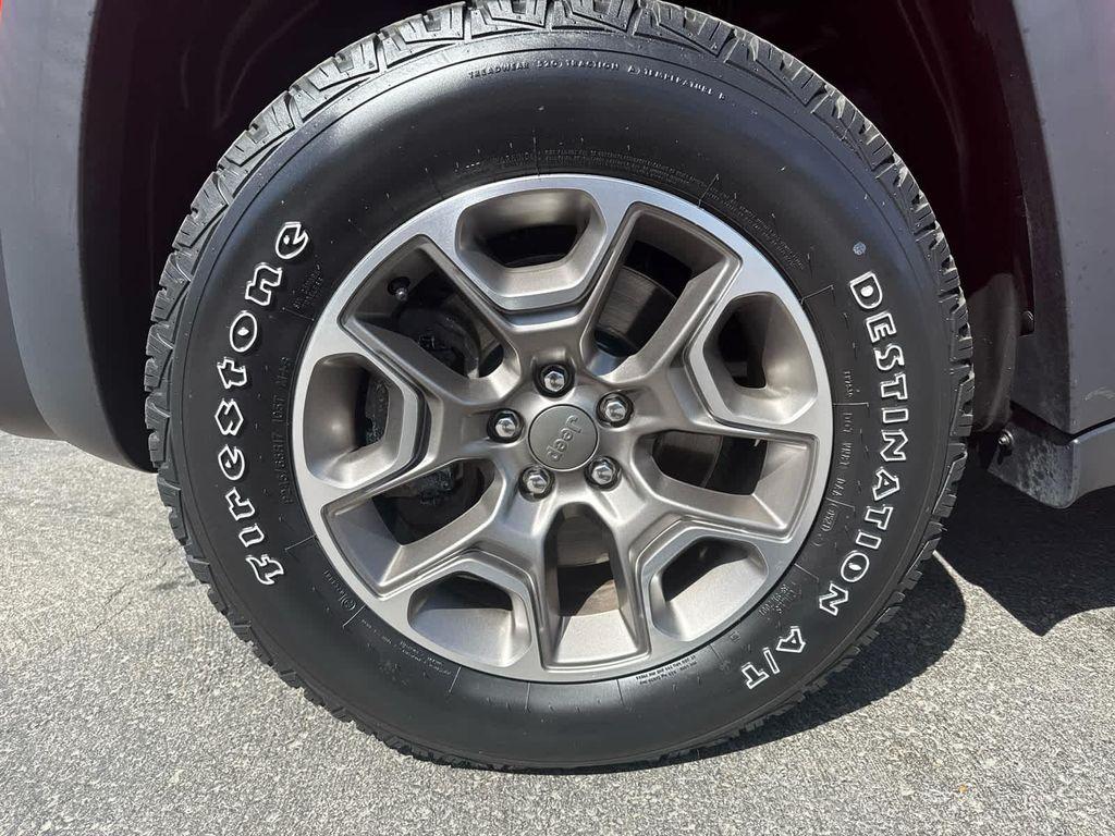used 2021 Jeep Cherokee car, priced at $28,452