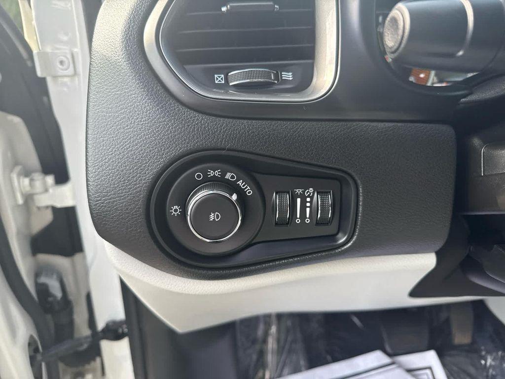 used 2022 Jeep Renegade car, priced at $23,452