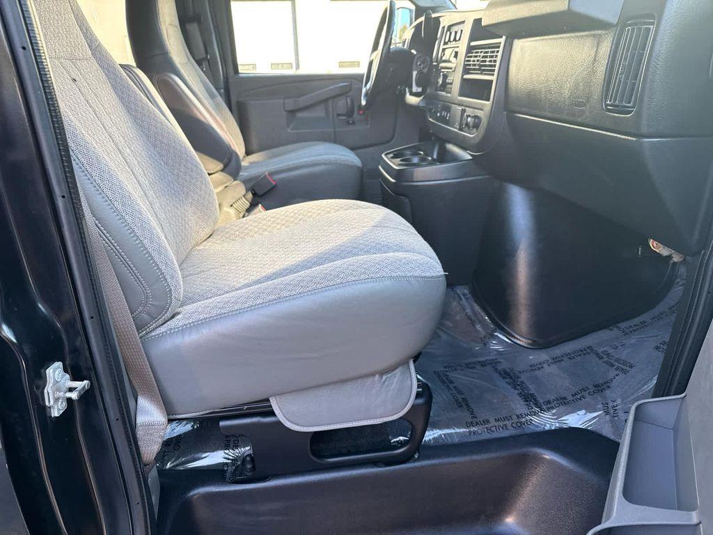 used 2017 Chevrolet Express 3500 car