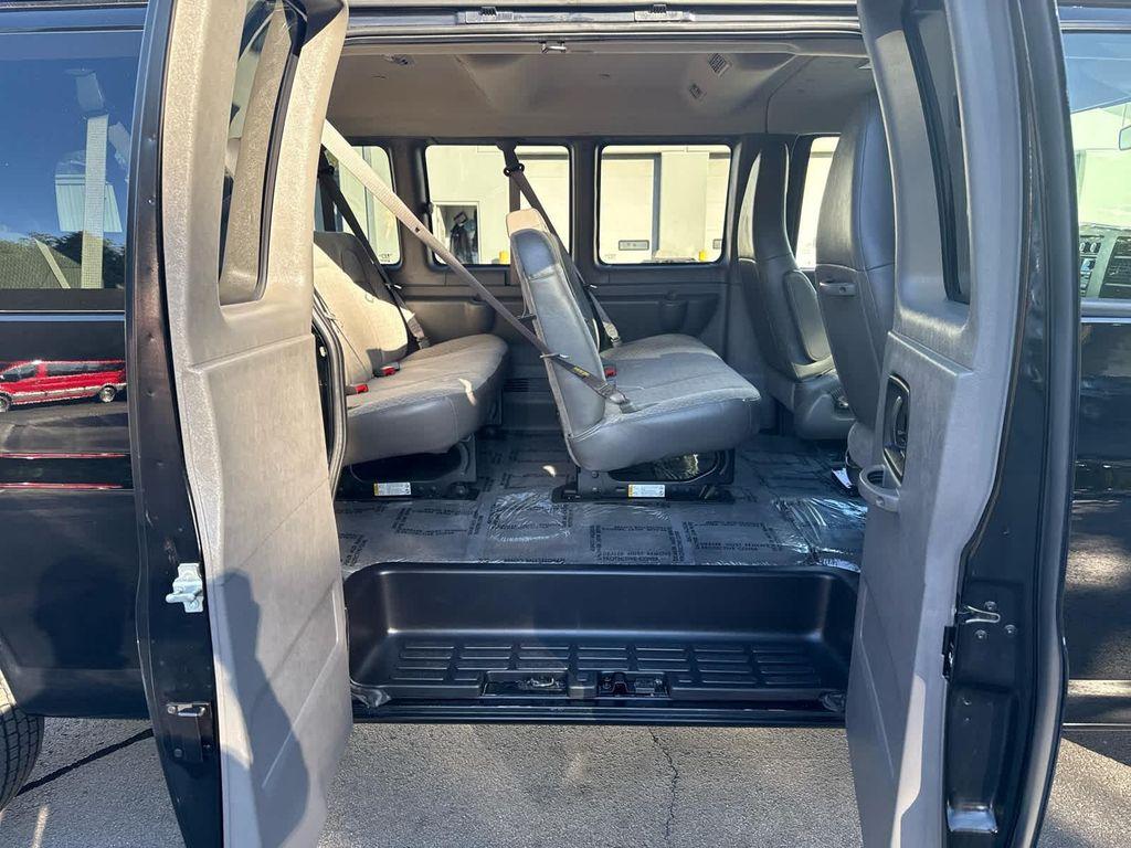 used 2017 Chevrolet Express 3500 car