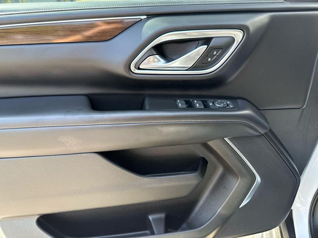 used 2023 GMC Yukon XL car, priced at $41,752