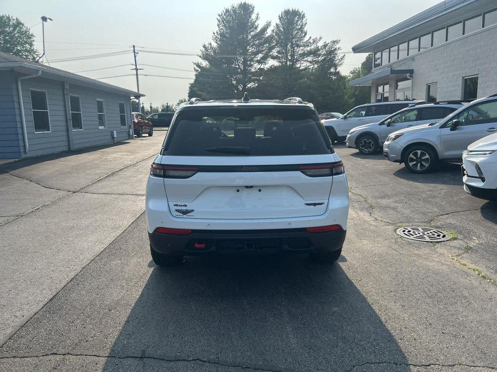 used 2022 Jeep Grand Cherokee car, priced at $37,752