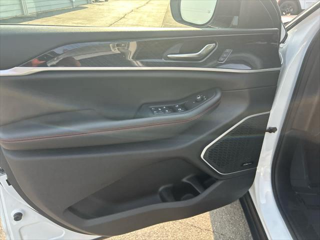 used 2022 Jeep Grand Cherokee car, priced at $37,752