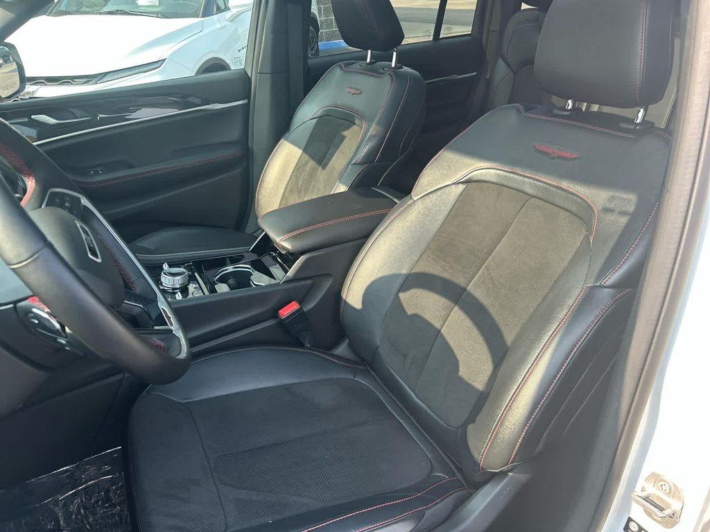 used 2022 Jeep Grand Cherokee car, priced at $37,752