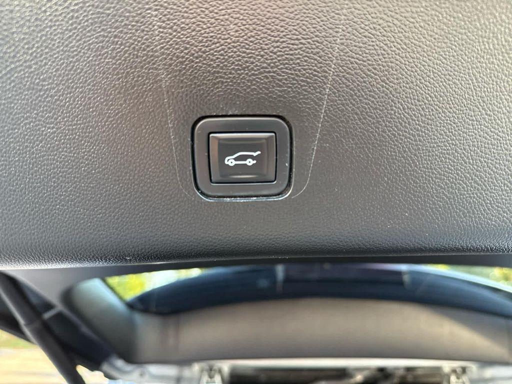used 2019 Chevrolet Traverse car, priced at $20,952