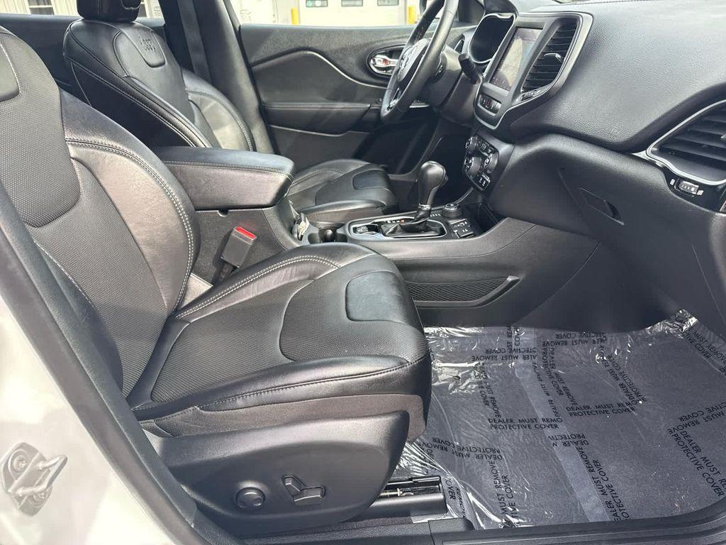 used 2023 Jeep Cherokee car, priced at $26,952